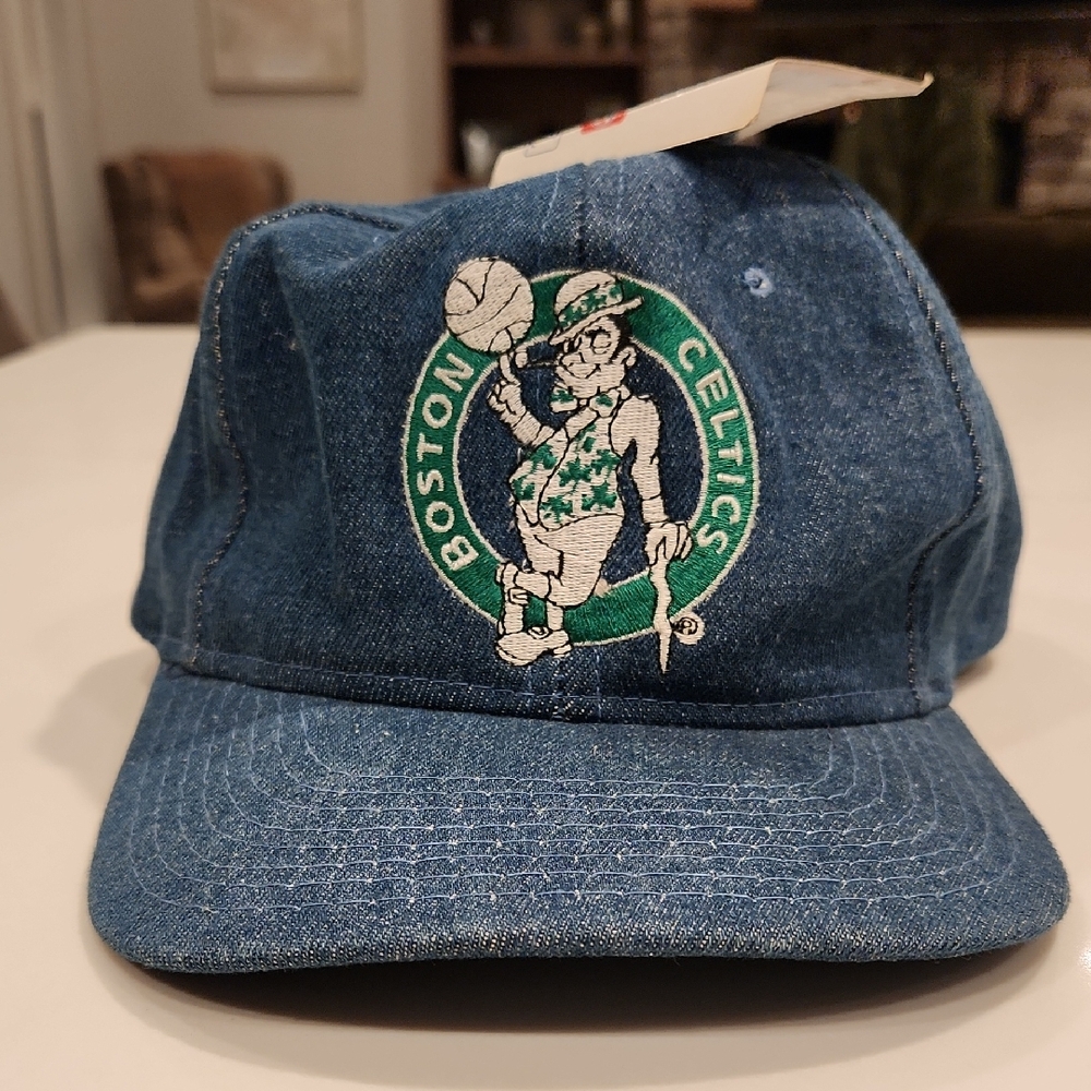 Universal Stonewashed Denim Cap